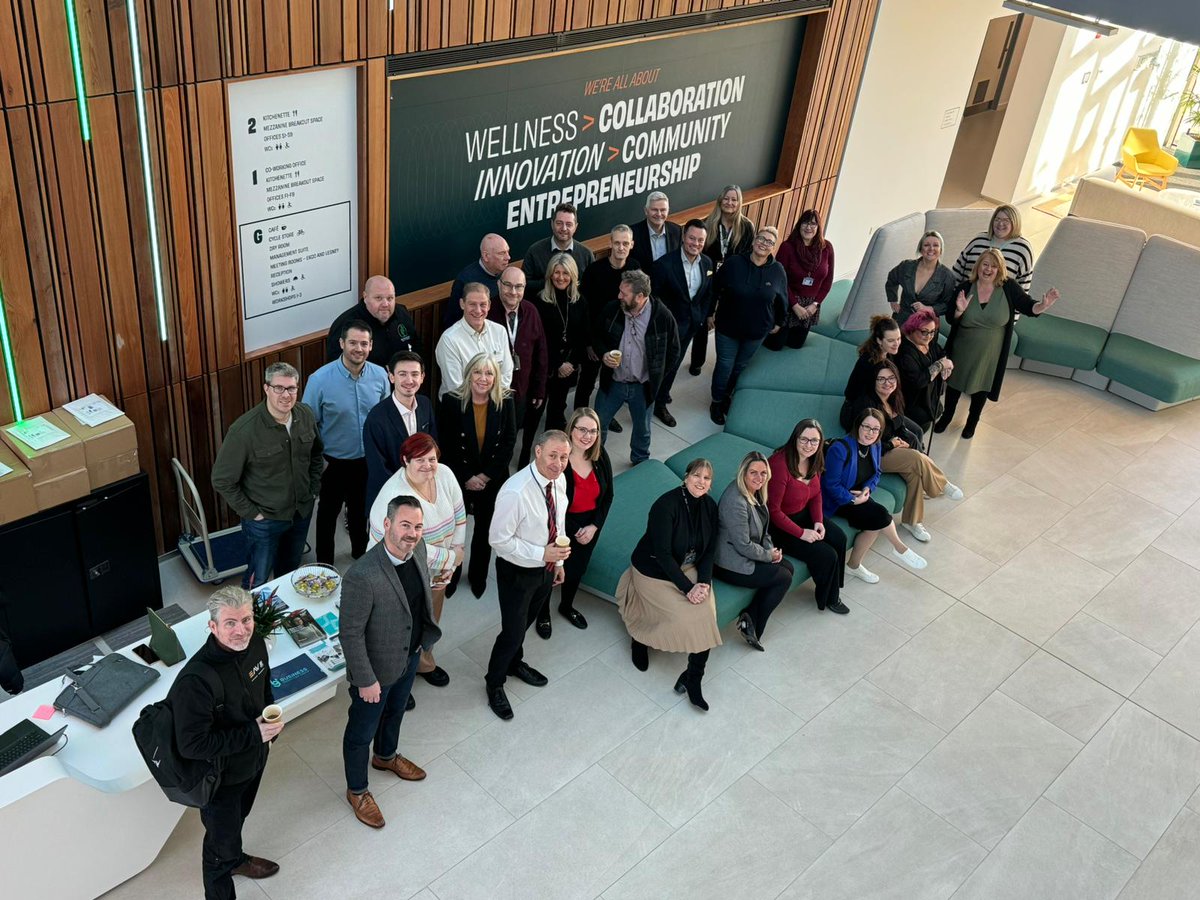 Launchpad_IC's tweet photo. Our Experts in Residence: Business Clinic is well under way.

Already a great vibe in the room, lots of chat and, of course, cake!

If you're here, please say hello 👋 

#LaunchpadExperts https://t.co/PbdEMGjHMe