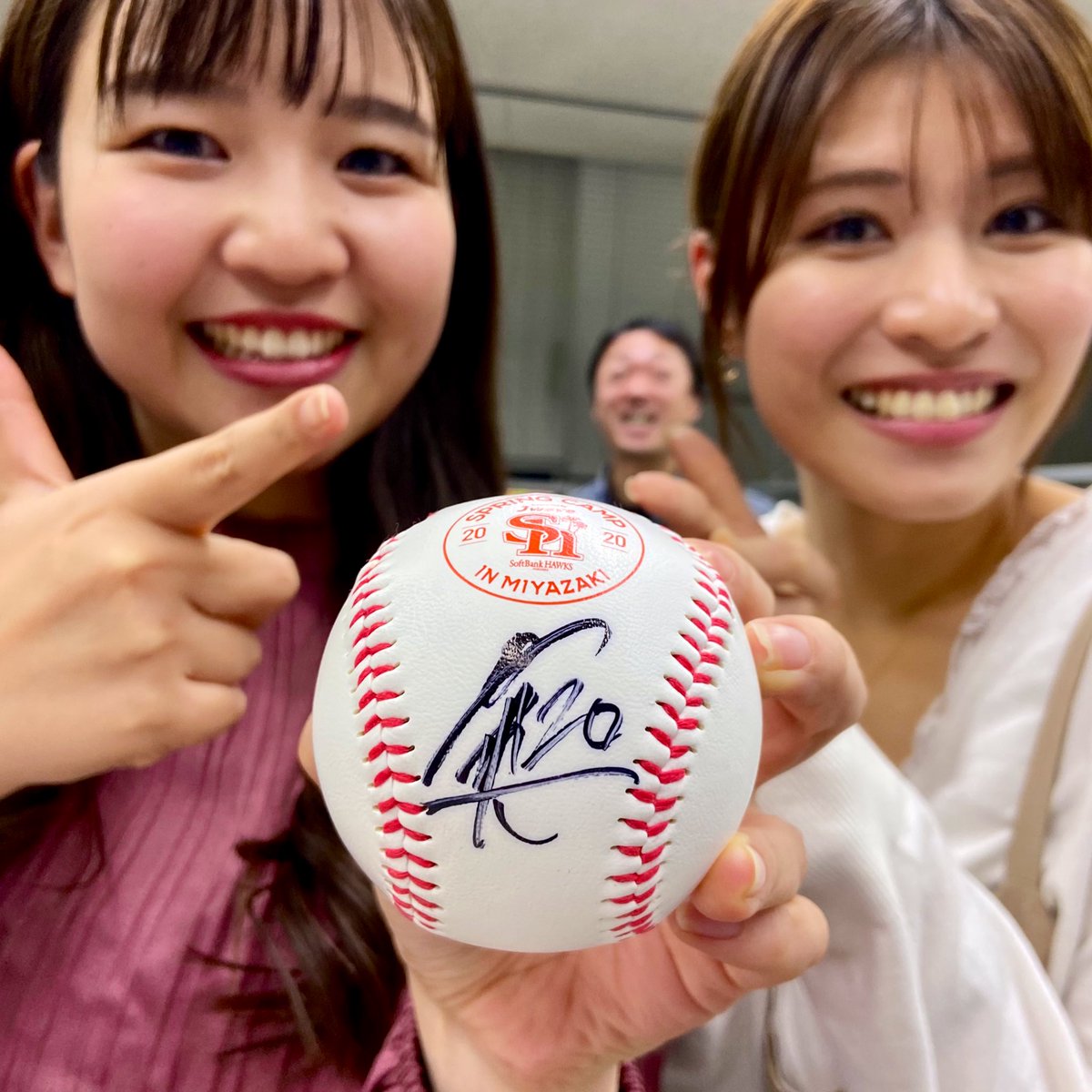 TVQAnnouncers's tweet photo. 【緊急企画】
4年前にいただいた甲斐野央投手の直筆サインボール。大切に保管していましたが、ファンの方にお渡ししたいと1名様にプレゼントします🎁応募は今月20日までにこの投稿をリポストするだけ！なお、〆切前に当選の連絡をすることはございません。 https://t.co/6vwaWHn48v