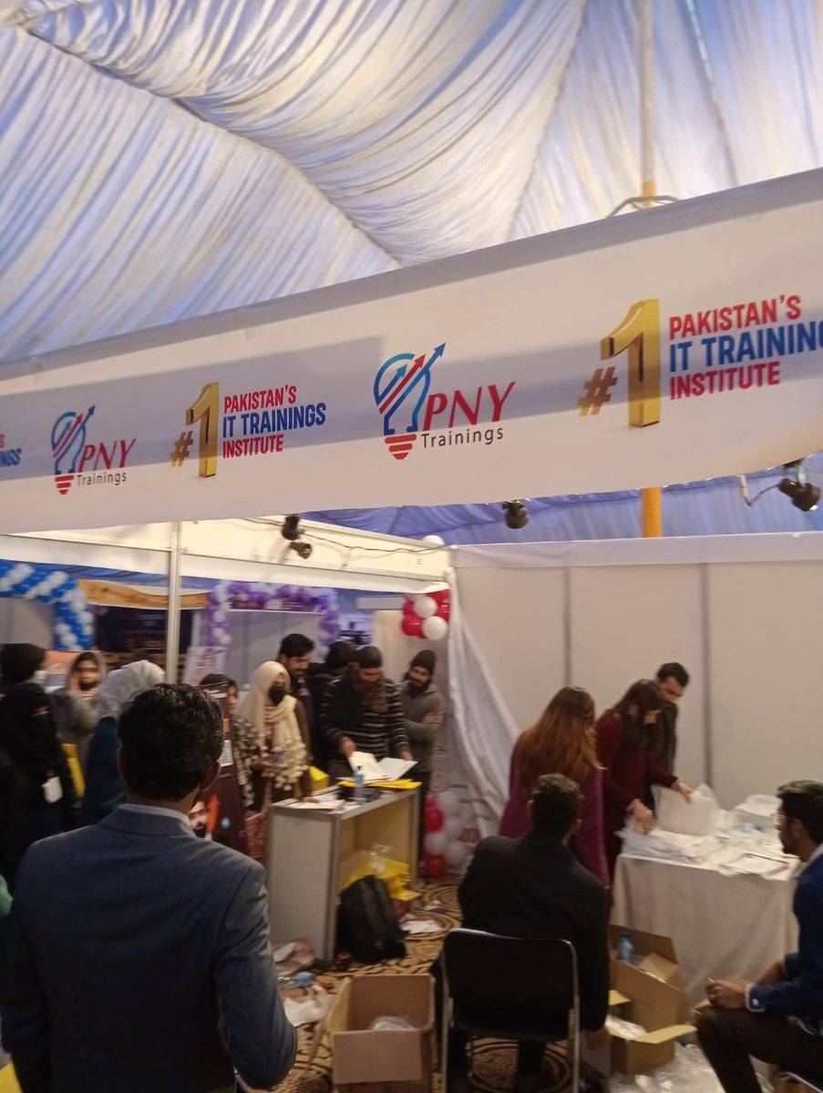 sadia8988's tweet photo. From resumes to job offers, it's all happening at the PNY Conference job fair! 📄💼 #PNYC2024 #PNYConference2024 #CareerJourney https://t.co/g0XIaXWTbc