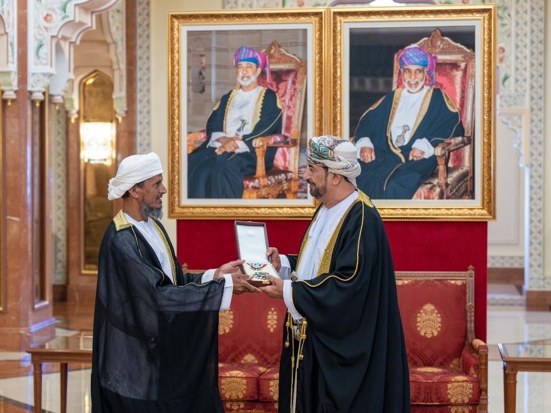 Said_hamdan7's tweet photo. إنه لشرف عظيم أن أنال شرف الحصول على وسام الإشادة السلطانية من الدرجة الثانية من لدن جلالة السلطان هيثم بن طارق حفظه الله ورعاه. 
وأشكر له التفاتته الطيبة لتكريم أبناء شعبه ، تحفيزاً وتشجيعاً لهم على مواصلة الجهد لبناء الوطن العزيز. https://t.co/rhw3SDDd5V