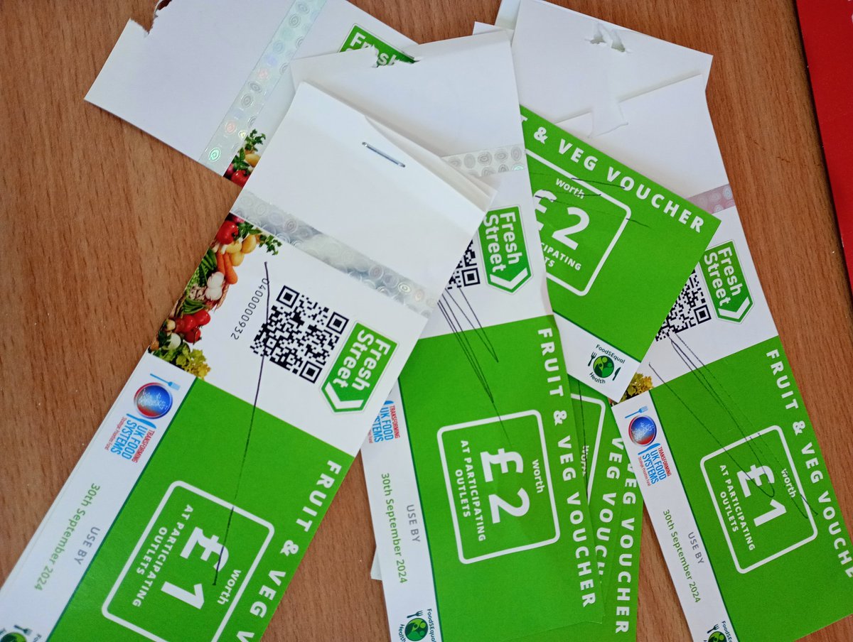 DrCPettingerRD's tweet image. Just had our first customers placing #FreshStreet voucher orders 🍎🥕 for fresh #fruit &amp;amp; #vegetables @TamarFreshLtd for @foodsequal Health 💚 exciting #community #engagement #healthinequalities @PHPlymouth @EqualityFood