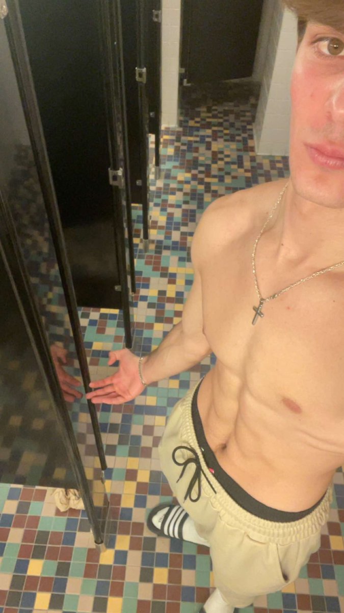 masterjake203's tweet photo. Godly everywhere #findom #findomworship #findomus #findomalpha #findomme https://t.co/SX0o85np7J