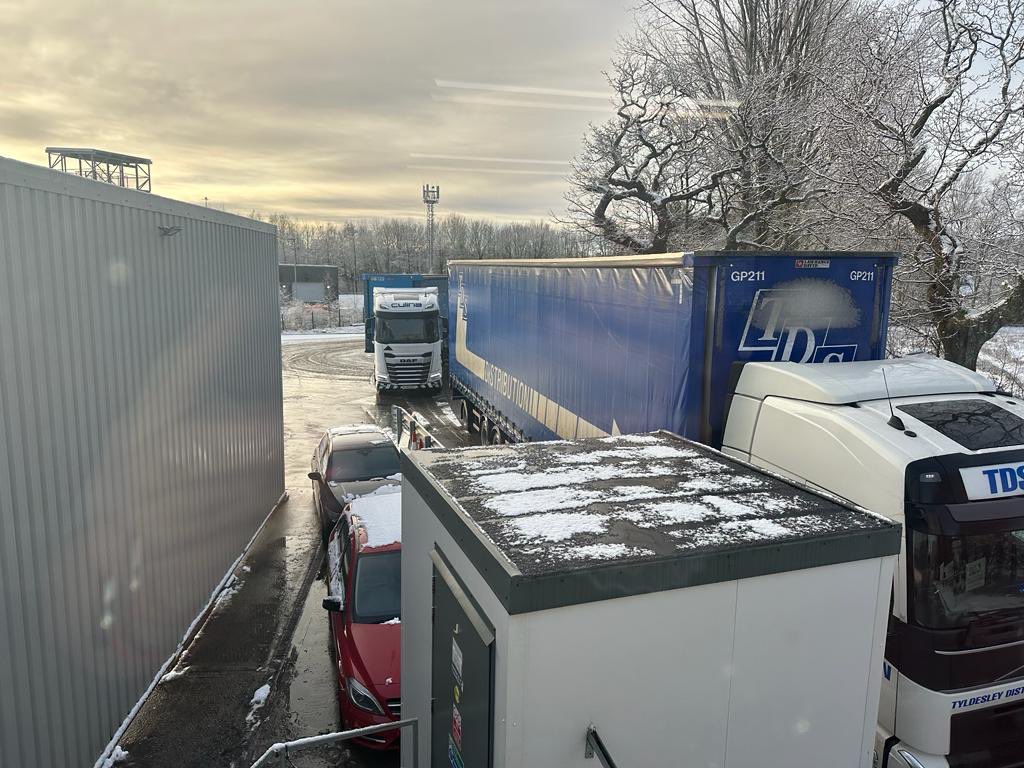 LymmTruckWash's tweet photo. 🩵UP AND RUNNING

🌤️We have beat the snow, the sun is yet to shine again, please drive safe, if we can help in anyway please call in and at least we can offer you help and a warm brew! ❄️

#drivesafe #lymmtruckwash #freebrew https://t.co/WAHSLL5pzH