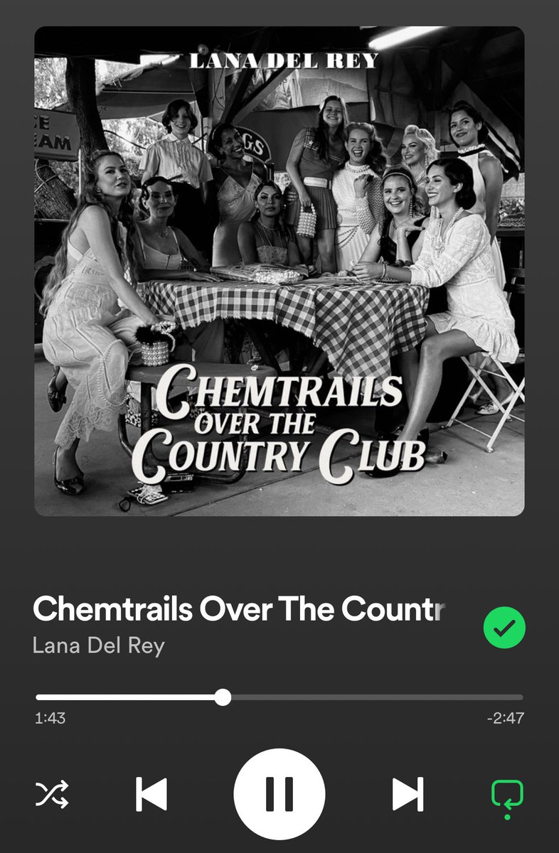 yyosemites's tweet photo. listening to cotcc while doing house chores when you finally moved out of your hometown is a different experience #LanaDelRey #Cotcc https://t.co/ITKkfKDia1