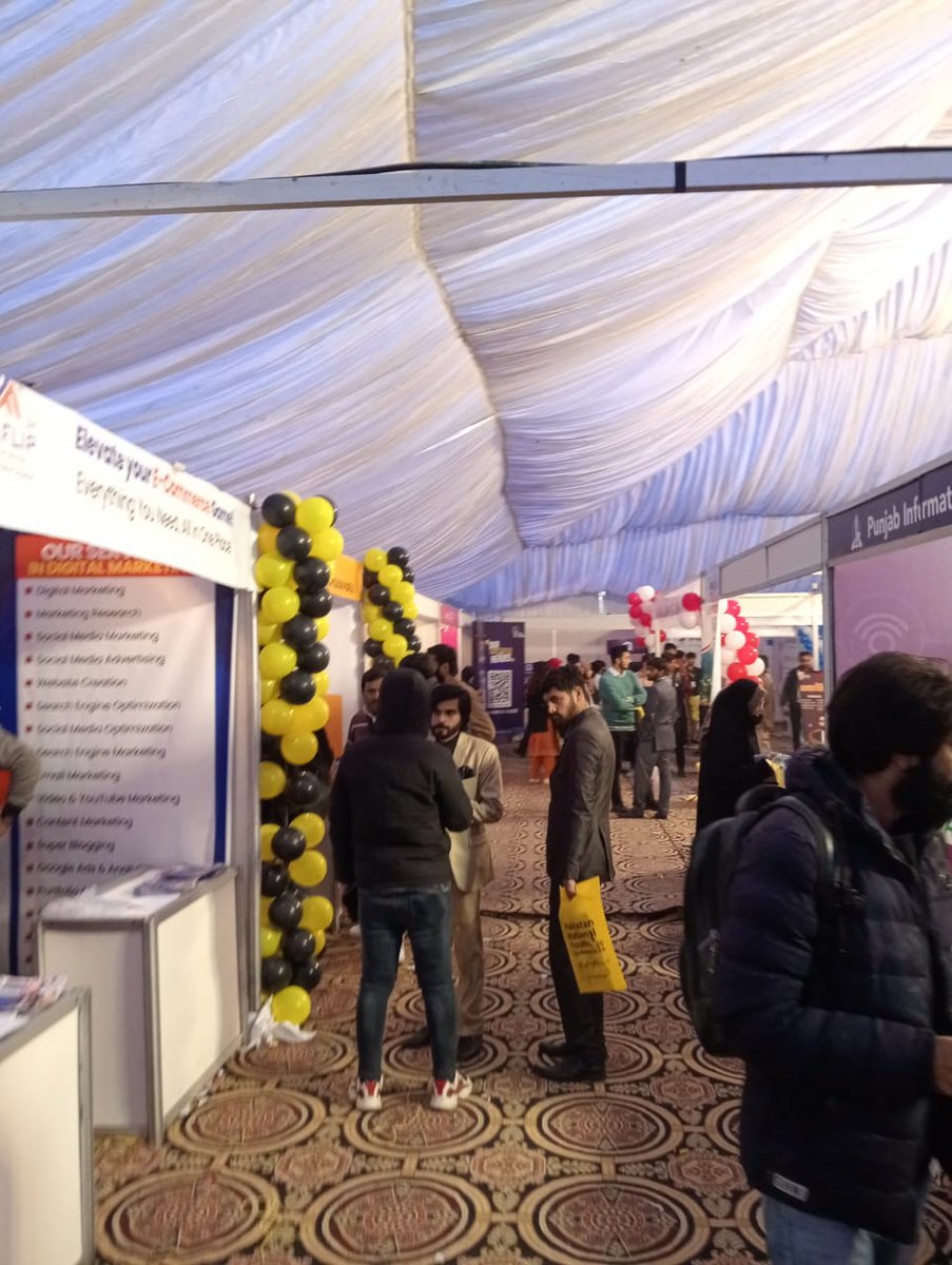 sadia8988's tweet photo. From resumes to job offers, it's all happening at the PNY Conference job fair! 📄💼 #PNYC2024 #PNYConference2024 #CareerJourney https://t.co/xF0VJzDidI