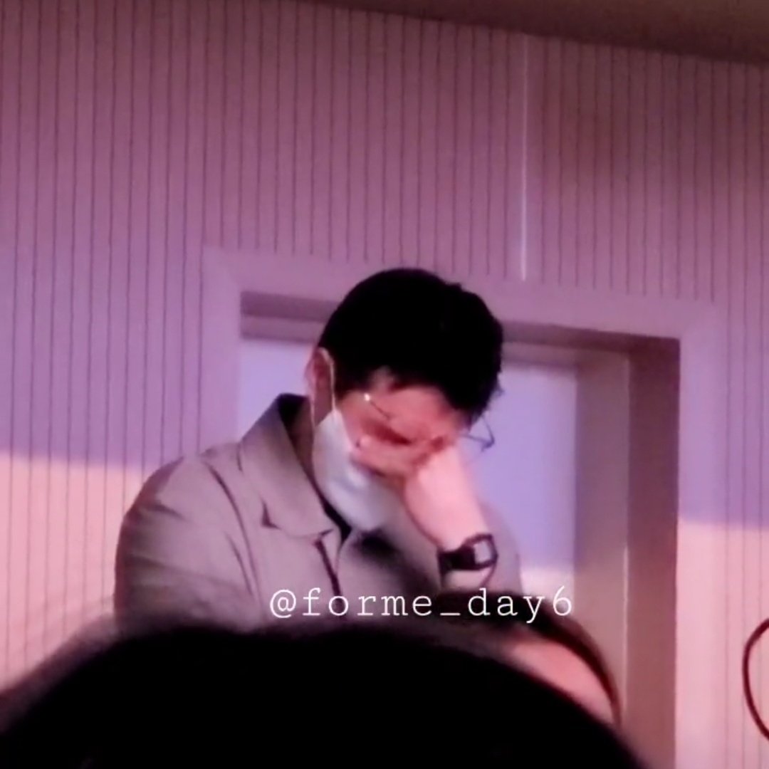 fourevernal's tweet photo. He hasn't cried much in the last 4 years, but when he did it was for day6🥹
- when he missed day6 after he attended hoppipolla's concert
- when wonpil said "day6 will comeback"
- when a myday thanked him for protecting day6
- when sungjin thanked him for keeping day6 name alive https://t.co/vlVTs1YgoM
