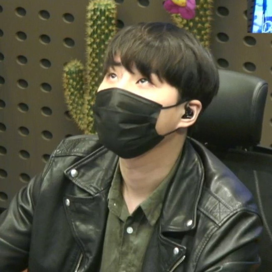 fourevernal's tweet photo. He hasn't cried much in the last 4 years, but when he did it was for day6🥹
- when he missed day6 after he attended hoppipolla's concert
- when wonpil said "day6 will comeback"
- when a myday thanked him for protecting day6
- when sungjin thanked him for keeping day6 name alive https://t.co/vlVTs1YgoM
