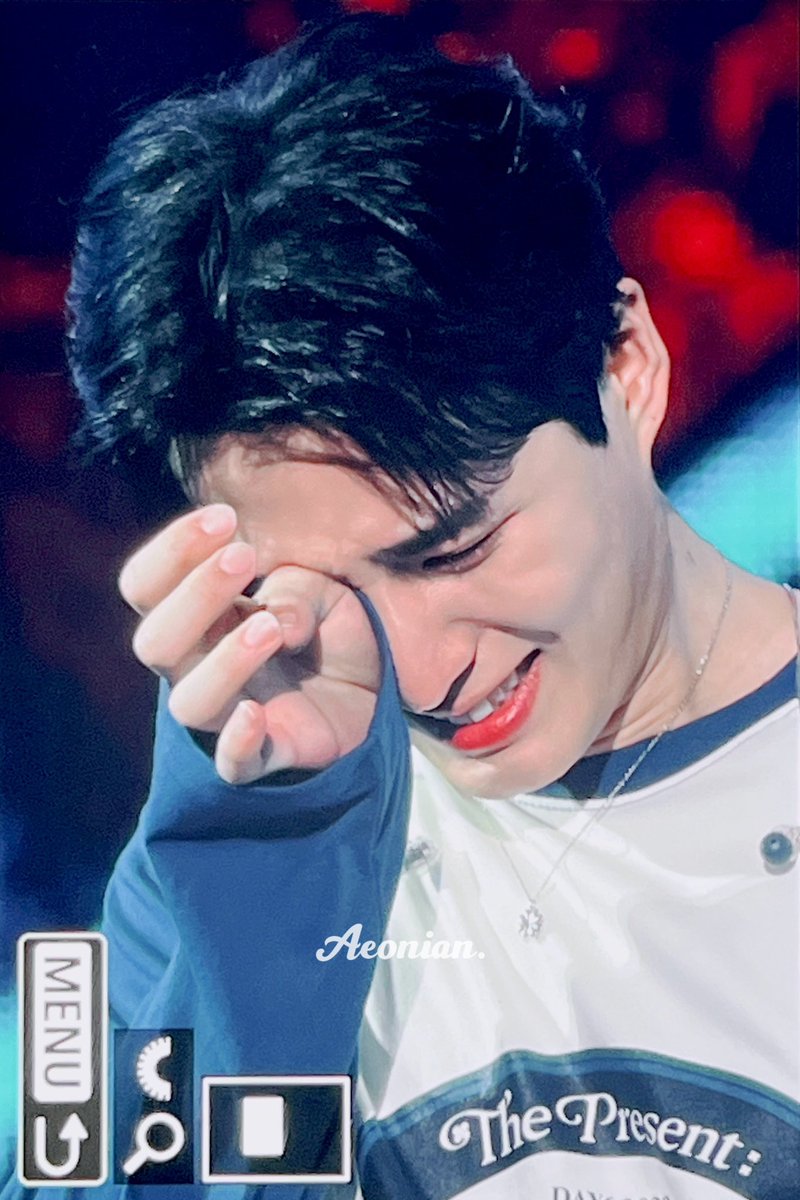 fourevernal's tweet photo. He hasn't cried much in the last 4 years, but when he did it was for day6🥹
- when he missed day6 after he attended hoppipolla's concert
- when wonpil said "day6 will comeback"
- when a myday thanked him for protecting day6
- when sungjin thanked him for keeping day6 name alive https://t.co/vlVTs1YgoM