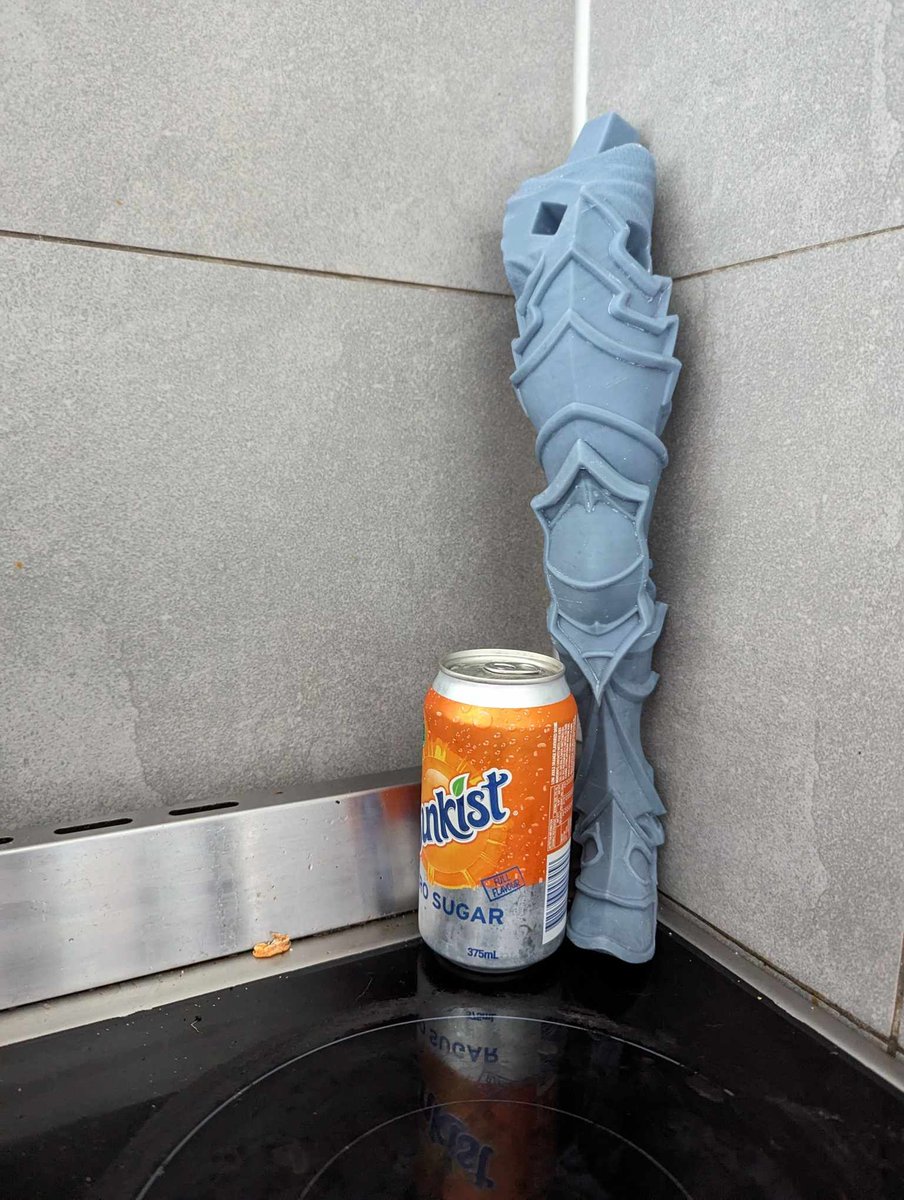 barrymcbruce's tweet photo. Operation Giant Ornstein is coming along nicely.. albeit in quite a few parts...
#3Dprinting #DarkSouls https://t.co/6ytBLCPHGd