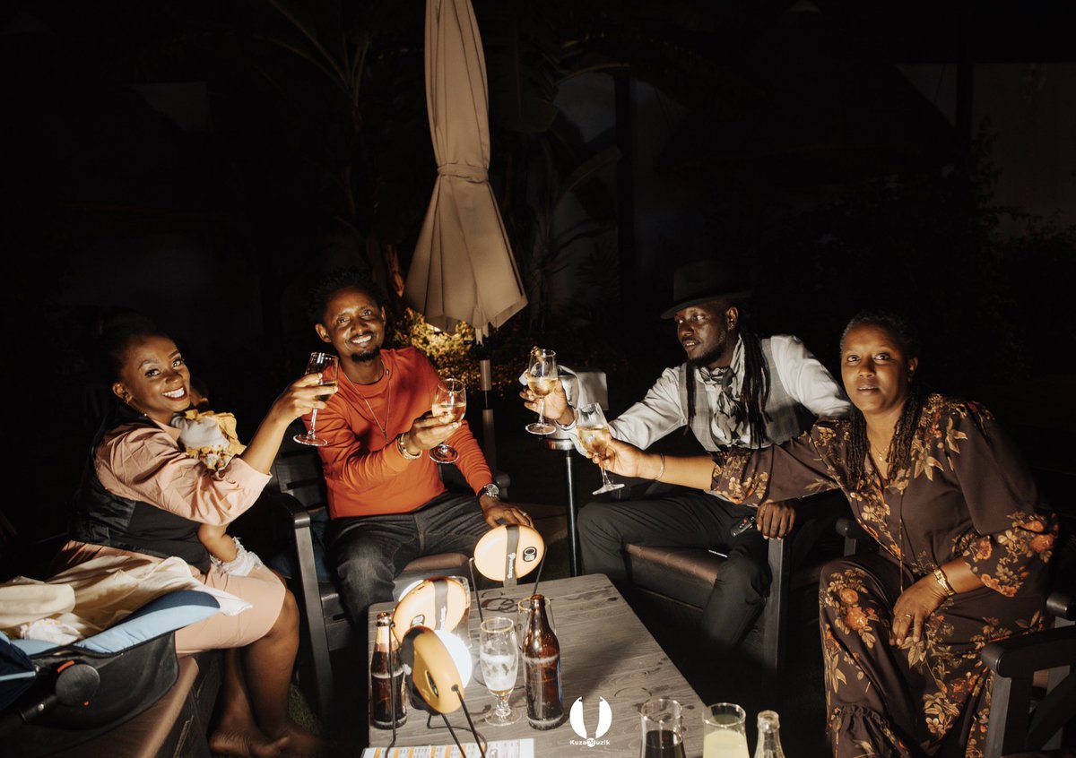 AndyMwag's tweet photo. T E A M 
•
C’était aussi un bon moment de Partage alongside  mon Manager @yvetteihorimbere &amp; le Team @kuzamuzik.
Let’s Start Now 🔊▶️ : 2 0 2 4 
____________________________________
©️andymwag 2023
#andymwag #kuzamuzik #musica #t https://t.co/kL1rpFhijs