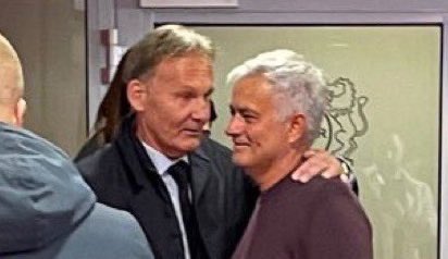 AIiBVB's tweet photo. José Mourinho, ich habe drei Fragen:

Was willst du?
Was brauchst du dafür?
Und was kann ich erwarten? https://t.co/cZ9wvboQA2