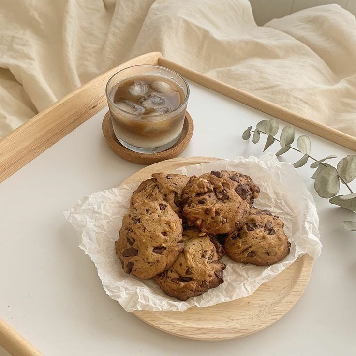 ⠀ ⠀ ⠀⠀⠀˚ ༘ ೀ⋆🍪｡˚ cookie delivery! here's your chocolate cookies along with an iced coffee, ark! i hope you'll like it!