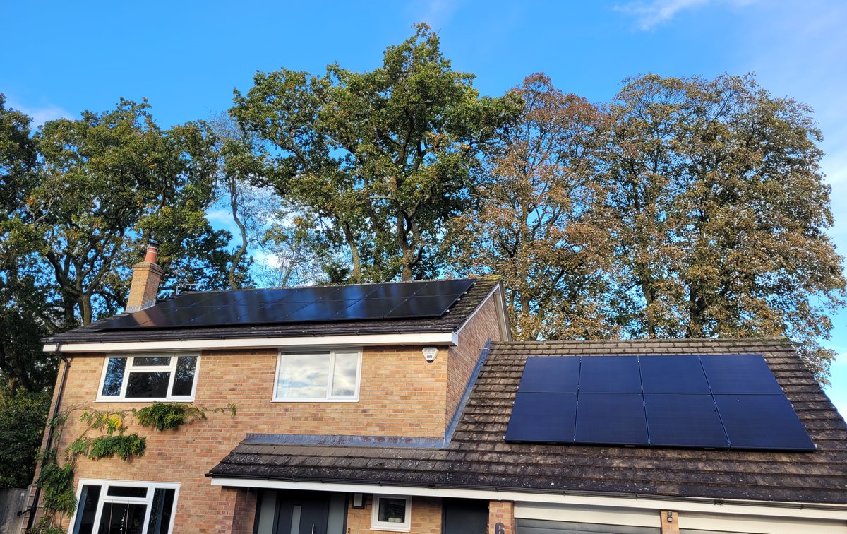 GreenwireSolar's tweet photo. A 9.1kWp PV system we installed in #Newbury using 22 x Trina Solar 415W panels which we think look stunning! With 2 x Growatt Inverters installed in the garage. The installation also included a Zappi EV charger for an imminent EV purchase &amp; an Eddi water heating diversion device https://t.co/UgyoO6Iwc8