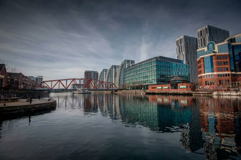 #Salford has been named in the top 10 UK cities for quality of life by @Telegraph and @Savills. The survey cited the city's well-paid jobs, reasonable housing costs, amenities and vibrant cultural scene. #KeyCities @SalfordCouncil @CityLifeManc manchestereveningnews.co.uk/whats-on/whats…