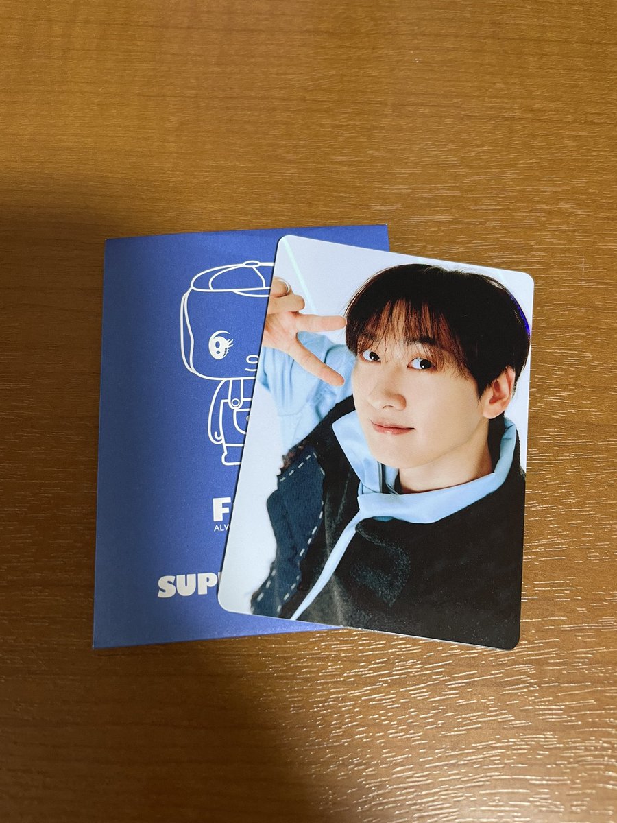 SNELF8123's tweet photo. @EUNHAEISM1986 @0 こんばんは、検索から失礼致します。
ウニョク✌️所持しております！
キュヒョンとの交換可能でしょうか？
日にちが経ってしまってますが、まだお決まりでなければご検討お願い致します🙇‍♀️ https://t.co/PMhmzHXXKO