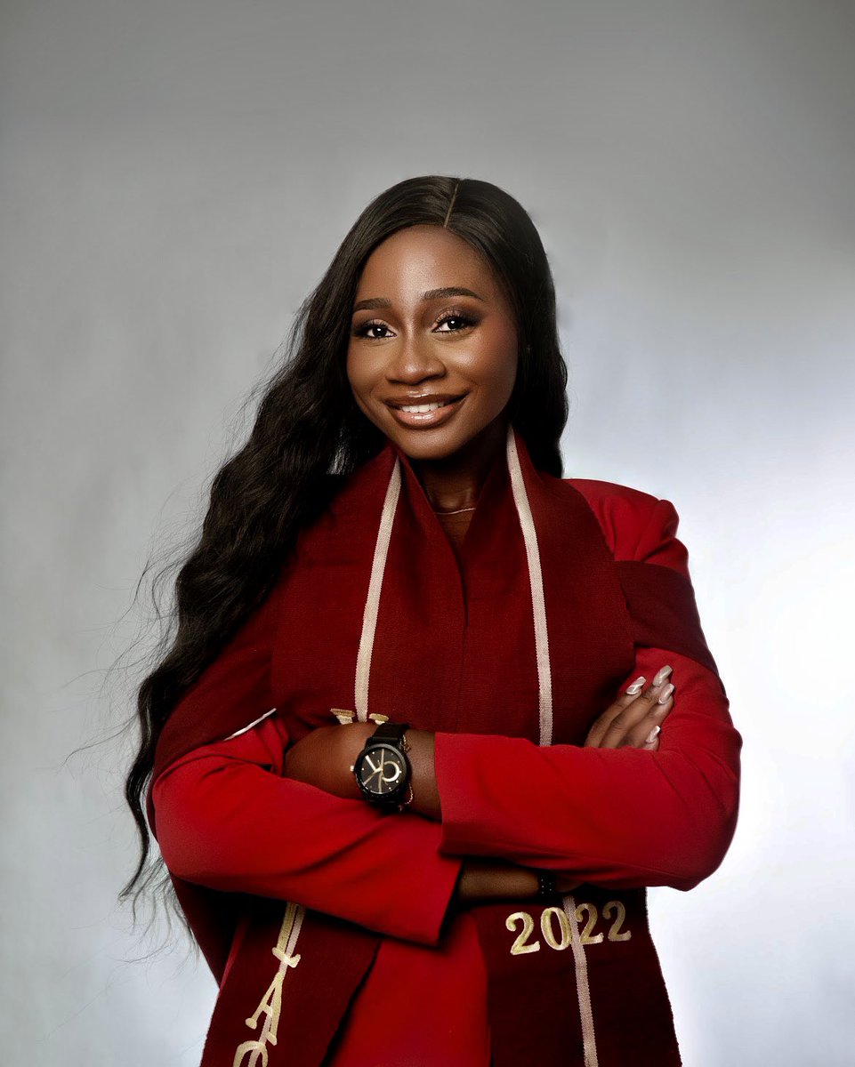youknowdera's tweet photo. First class honors 🎓
4.73/5.00 CGPA
Best Graduating Student in Advertising 

All Glory to the Almighty who upheld me ❤️

#unilagconvocation https://t.co/2hQcvQbe8I