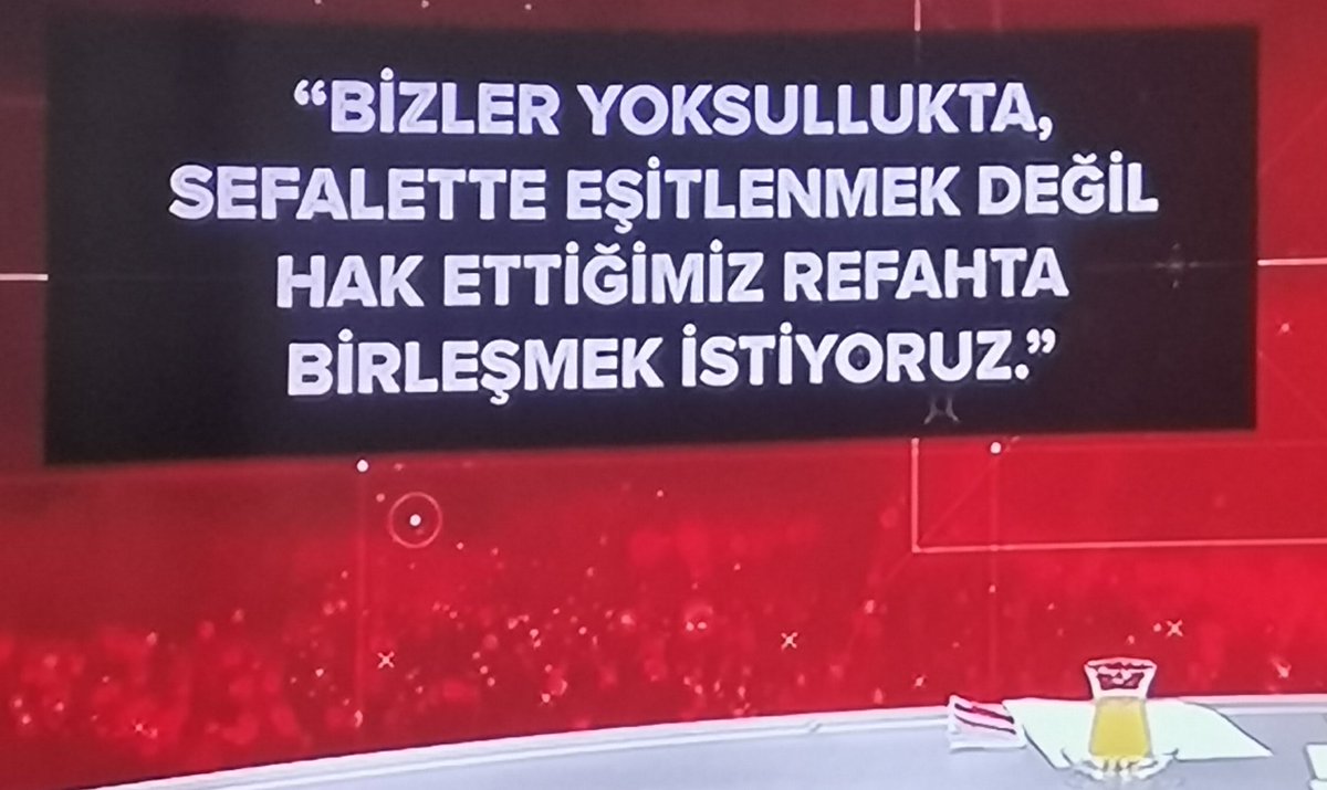 Bu nasıl bir düzen arkadaş, aynı işi beraber yapan iki işçiden kadrolu olan kadrosuz olanın 2,5 katı maaş alıyor.
Sosyal hakları var
İkramiyeleri var

E peki sözde kadro verdik dediğiniz belediye şirket işçilerine neden bu haklar yok?

Biz Ugandalı'mıyız? 

#GeriDöneceğiz