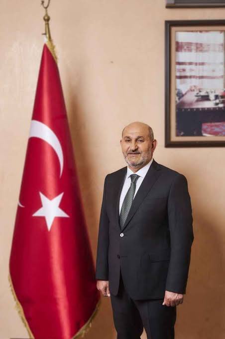 hendekkent's tweet photo. İrfan PÜSKÜLLÜ, Büyük Birlik Partisi’ nden Hendek Belediye Baskan Adayı olduğunu açıkladı. PÜSKÜLLÜ, BBP'nin rozetini takmak için yarin Parti Genel Merkezine Ankara'ya gidiyor. https://t.co/g5LggL5tHd