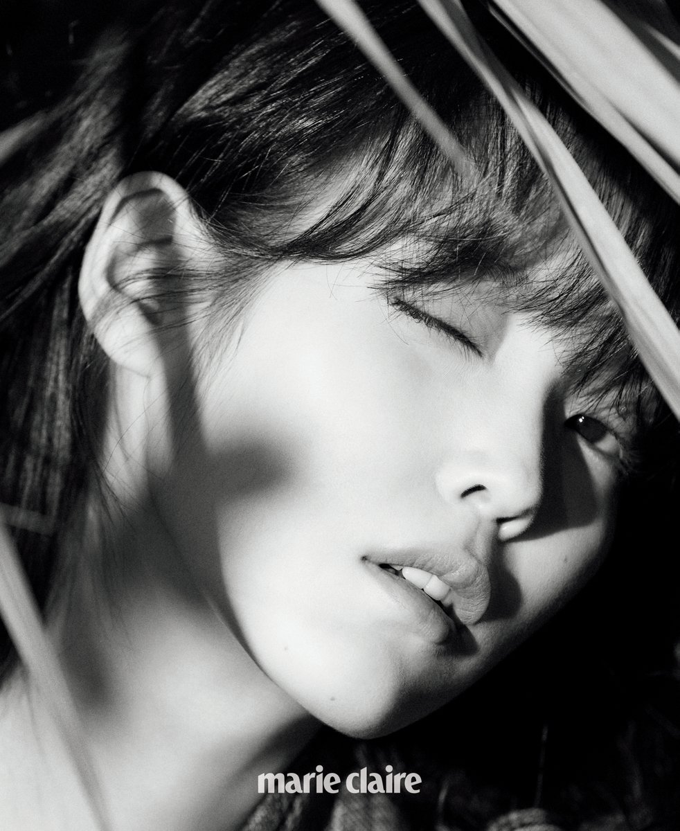 ff__516's tweet photo. 이지은 얼굴 사랑단 https://t.co/e4dmpdBIp7