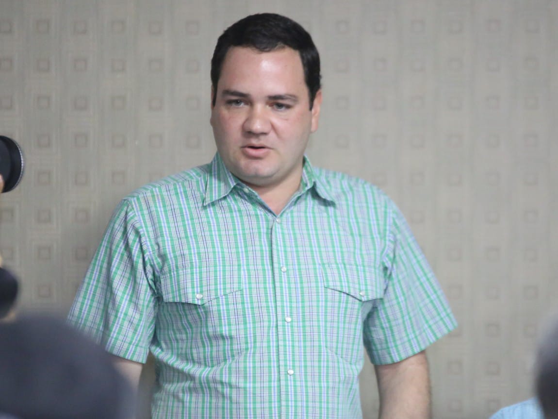 NorteAgroTO's tweet image. ✅ Ao assumir Sindicato Rural de Gurupi, João Victor Stival prega união e fala em reconstrução para retomar protagonismo no Estado. “Estejam conosco&quot;, conclamou.  
⏩ Saiba mais: norteagropecuario.com.br/noticias/
#NorteAgroTO #SindicatoRural #Gurupi #agronegocio #agropecuaria #pecuaria