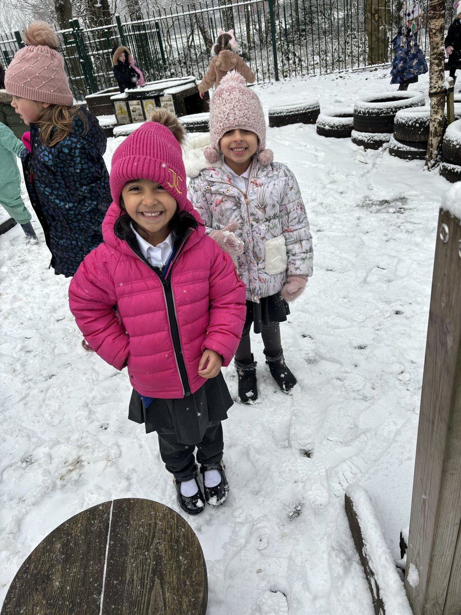 Radcliffe Hall EYFS tweet media