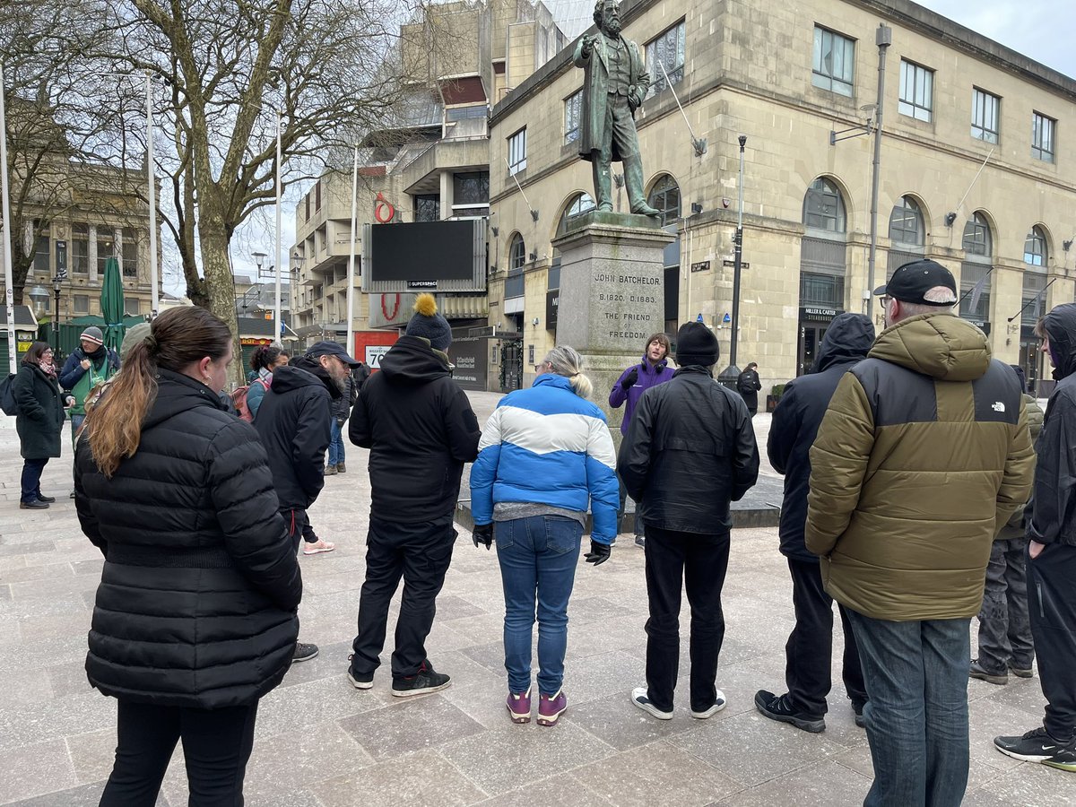 Exploring Cardiff on the Poetry, Protest and Place tour with John from @InvCardiff You can book his tour via invisible-cities.org/our-tours/poet…