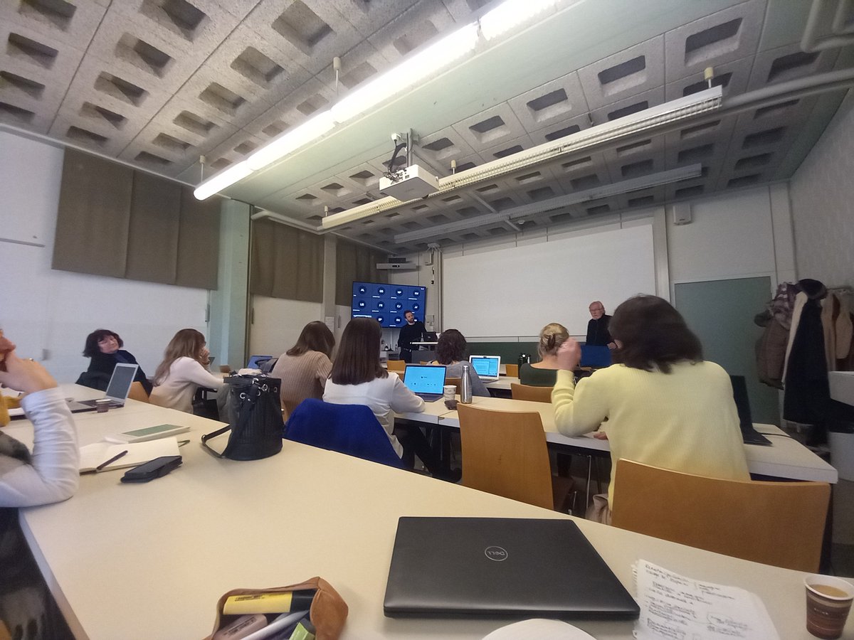 <a href="/CHORDTalk/">CHORD Talk-in-interaction</a> workshop at <a href="/UniNeuchatel/">Université Neuchâtel</a>, beautifully organized by Simona Pekarek and <a href="/jerome_jacquin/">Jérôme Jacquin</a>, is taking place in these days. We are learning **a lot** about creating, maintaining and visualizing corpora of #spokeninteraction in #linguistics and beyond