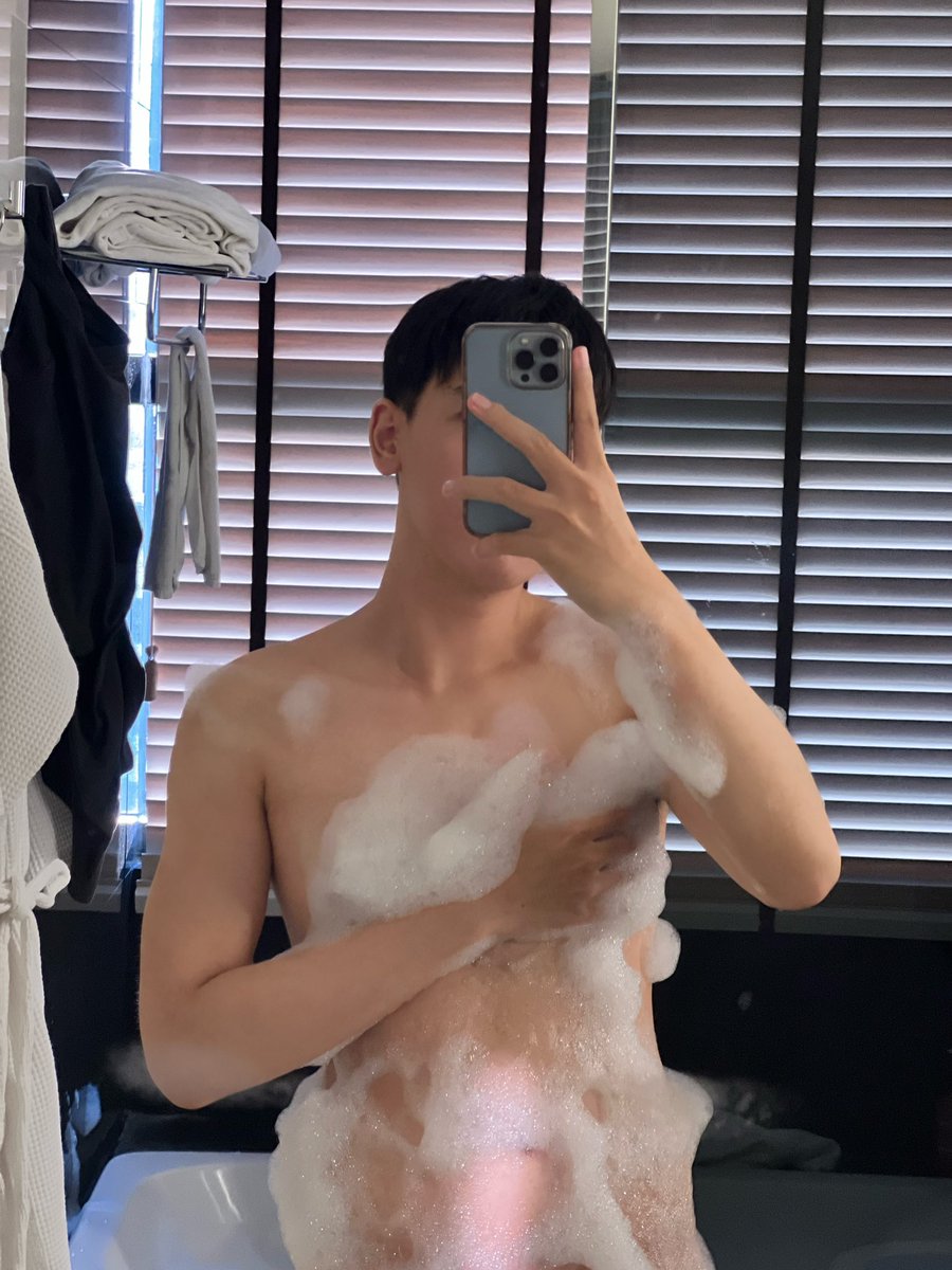 Stormguyx's tweet photo. เหงาจัง ระยองทักได้ครับบ 🥺 https://t.co/qgVOxXevzC