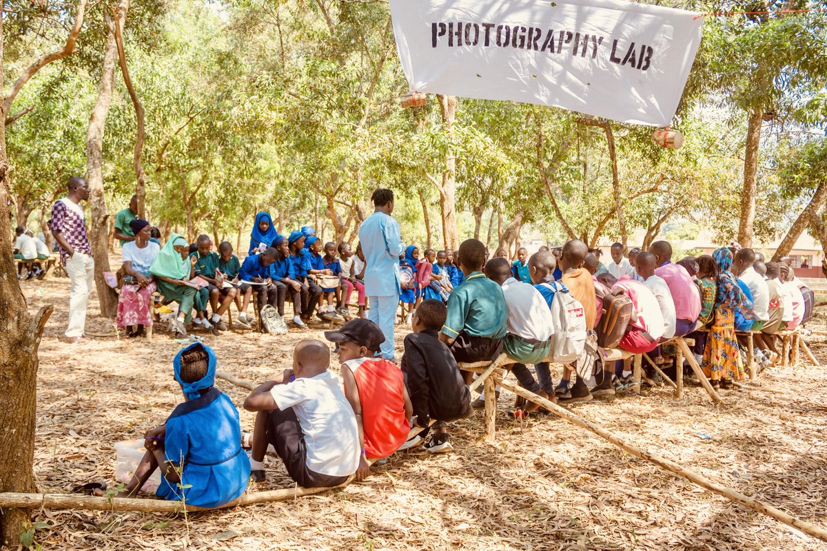 seyestarphotos's tweet photo. I facilitated the photography lab at #Scilead2024 in Kabala, Koinadugu district. It was fulfilling to see children engage in discussions about photography and film making. #Project1808 https://t.co/hb9c1b8tol