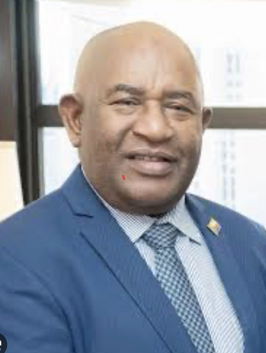 KemiSeba1's tweet photo. Comores 🇰🇲 : Chers présidents africains, pourquoi les élections riment sur notre continent quasi systématiquement avec fraudes électorales massives? A quoi cela sert de dire que vous laissez le peuple s’exprimer si c’est pour tricher ensuite? Et après vous vous étonnez du plébiscite de plus en plus visible des coups d’états en ce 21eme siècle sur la Terre Mère. C’est à cause de dirigeants comme vous, et les autres que l’on est très nombreux à ne plus croire véritablement aux élections . 
Force au peuple comorien .