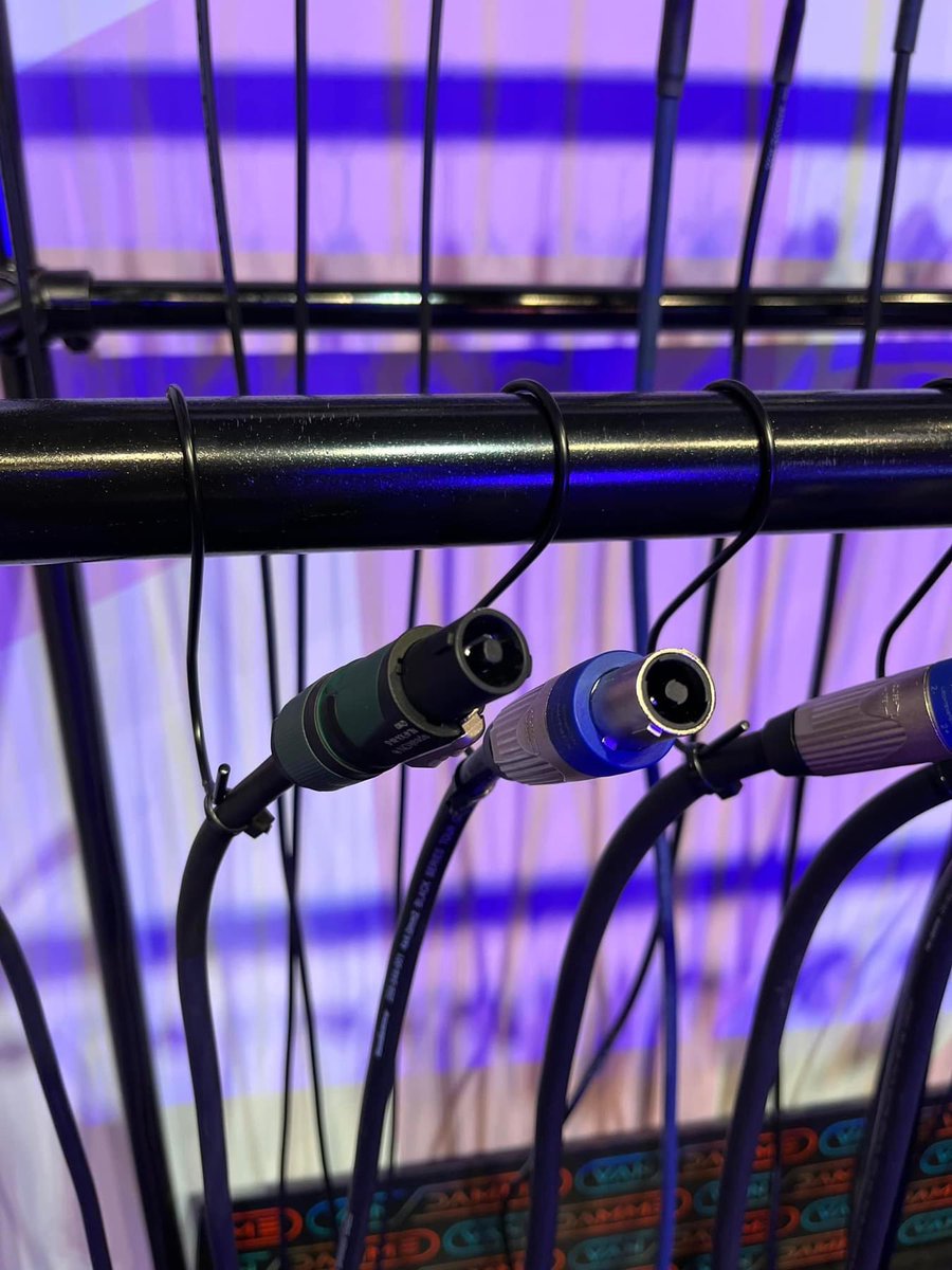 Van Damme Cable tweet media