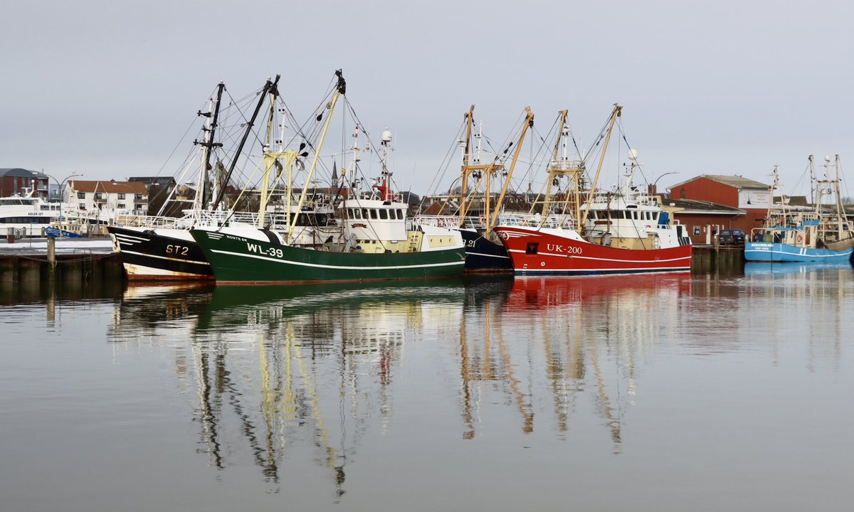 RickyGTS's tweet photo. Mittagspause heute in #Büsum 🙋♂️Seenotretter Spezial folgt noch 🙂 #Fischkutter 📸 #Krabbenkutter https://t.co/d3mRoU3PwU