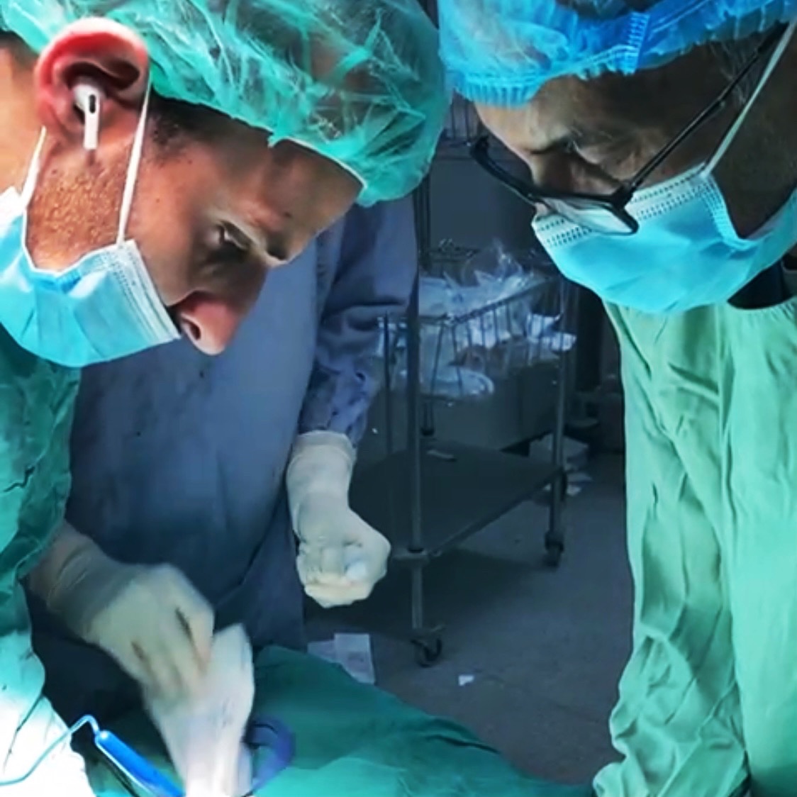 Mobile International Surgical Teams tweet media