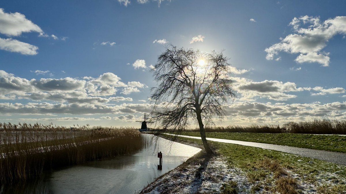 JolandaBakkker's tweet photo. ⛄️Heerlijke Hollandse #winterdag @MustSeeHolland @BuienRadarNL @WNLVandaag @OmroepWNL @Weerplaza @Weernieuws_info @WilliamHuizinga @janvissersweer https://t.co/VE35ldMQry