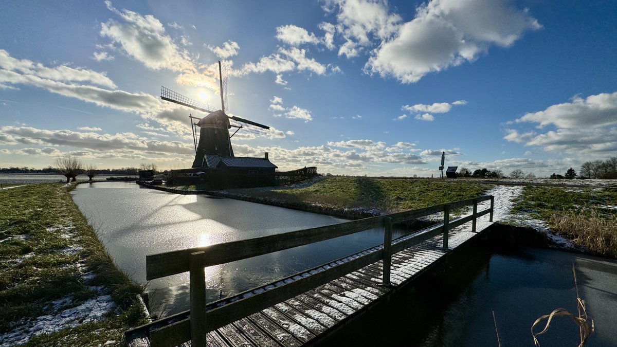 JolandaBakkker's tweet photo. ⛄️Heerlijke Hollandse #winterdag @MustSeeHolland @BuienRadarNL @WNLVandaag @OmroepWNL @Weerplaza @Weernieuws_info @WilliamHuizinga @janvissersweer https://t.co/VE35ldMQry