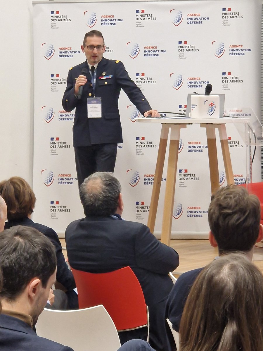 Connect by CNES tweet media