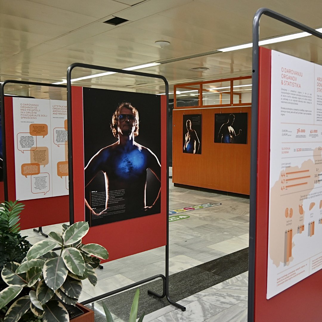 ✨ Danes smo v glavni avli poliklinike odprli gostujočo razstavo Moja brazgotina, moje življenje, ki je nastala v sodelovanju med Slovenskim društvom Transplant in <a href="/SloTransplant/">Slovenija-transplant</a>. 

Postanite darovalci in omogočite življenje! ❤️