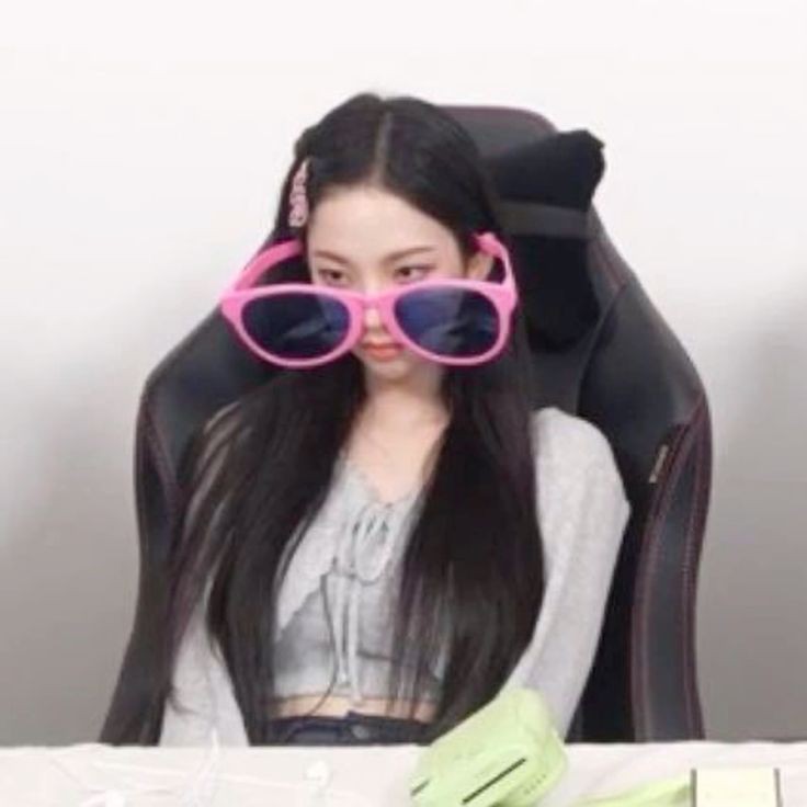 nakatarinabluu's tweet image. @kimzjennie buna aku kemana yaa, kok gak on 🫠
Padahal aku ada supriz