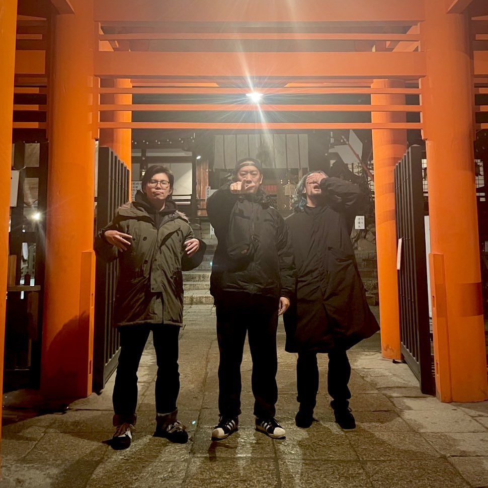 <I WANT YOU FOR NOIZEGOAT!!>
やむを得ない事情によりこの度 "ベーシスト・低音パート・その他" として共にご活躍頂ける方を募集します。拠点は京都。練習は週に一度以上です。年内にいくつかのリリース予定があり、クリエイティブでも一翼を担える人材であれば尚有難い。まずはお問い合わせ下さい！