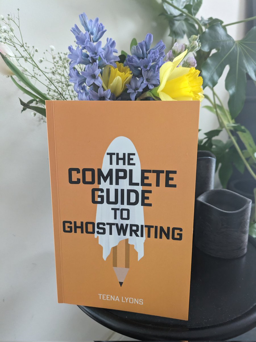 lwatsonbrown's tweet photo. A lovely surprise in the post this morning! 'The Complete Guide to Ghostwriting' by @ProfGhost is my read for this snowy, cold Tuesday - delighted to contribute and wishing lots and lots of success to Teena 🎉
#ghostwriting #ghostwriter #bestseller https://t.co/Z31cIybgpo