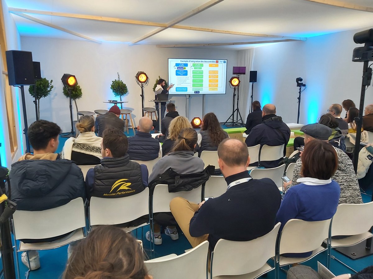 vignevinfrance's tweet photo. 📸 Retour en images des conférences IFV au Forum bio contrôle – santé des plantes au Sival Angers avec Guillaume DELANOUE et Xavier BURGUN sur le Black Rot et le Bio contrôle https://t.co/0lKT5yG7A1
