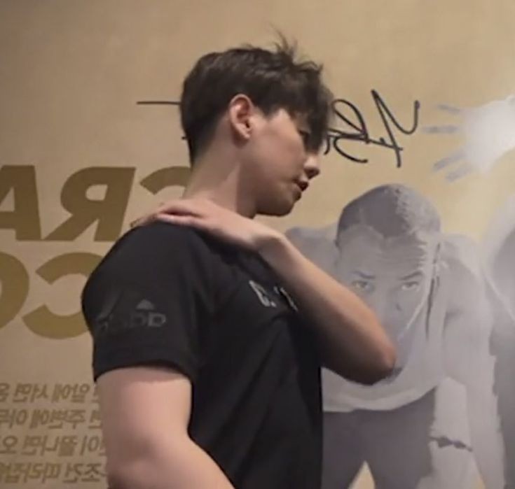 BOXIANx's tweet photo. speaking of alpha baekhyun? https://t.co/oywjO5rqlF