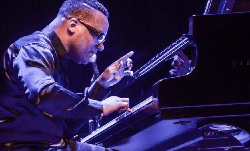 La edición del Festival Internacional Jazz Plaza se destaca por su importancia en la escena cultural cubana, y se contextualiza a través de una entrevista realizada por el investigador Rafael Lam al músico Gonzalito Rubalcaba.
#CubaEsCultura
#EstaEsLaRevolución
#Cuba