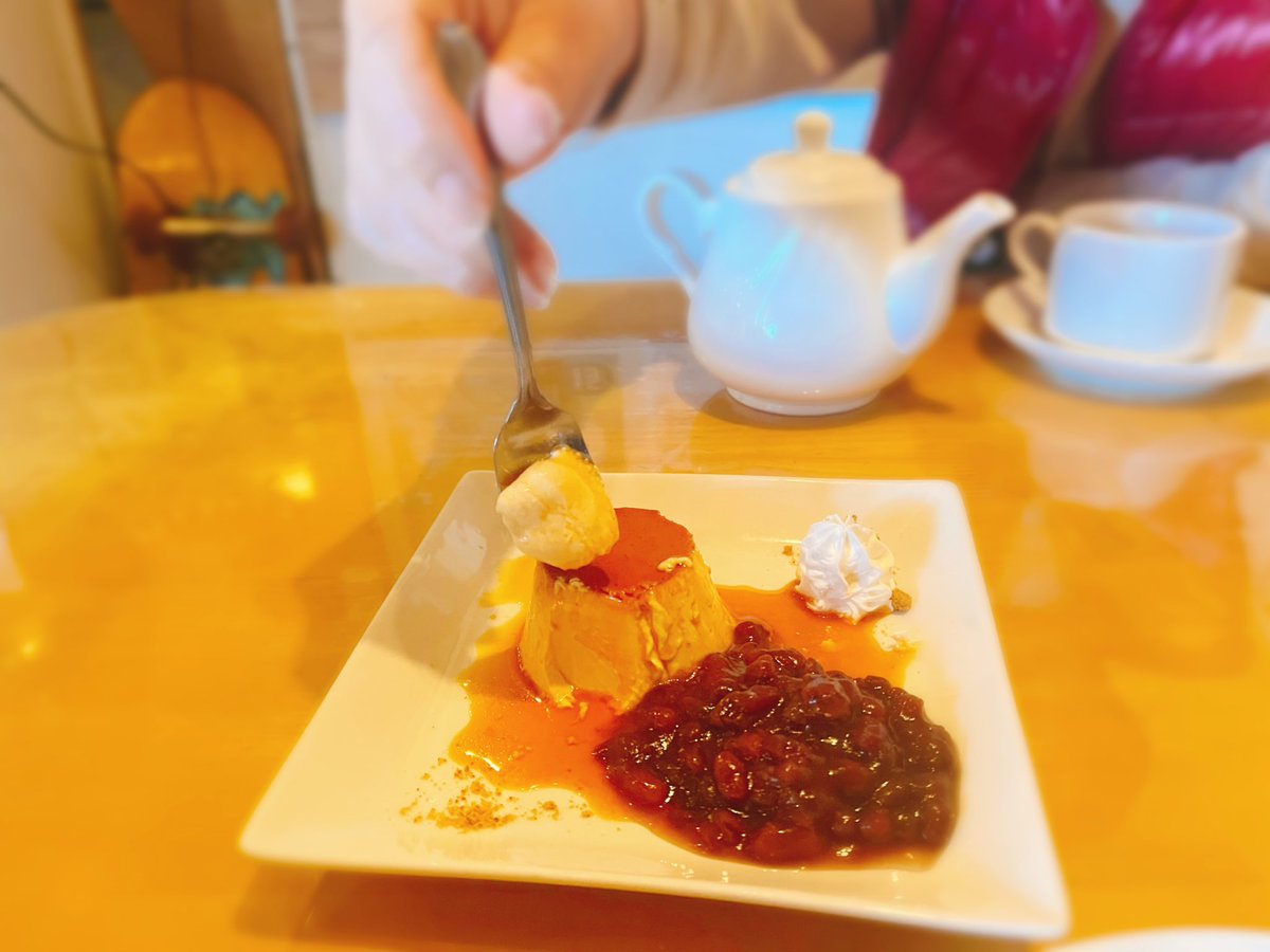 aloha_kanaloa's tweet photo. カフェレッスンでのお楽しみ❤️

マッケンチーズカフェさん　@macncheesecafe のプリンさん掬い上げても落ちない🍮！
合格プリンだね！💮💯🈴🌸

#マッケンチーズカフェ 
#macncheesecafe 
#プリン 
#custardpudding https://t.co/eDc67VmMEU