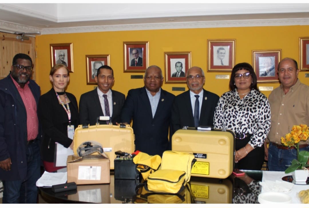 La Facultad de Ciencias Agropecuarias de la Universidad de Panamá recibió equipo de alta tecnología, además de un Kit con GPS para mediciones Topográficas. 
Con esto los profesores y estudiantes podrán hacer mejorares trabajos y laboratorios.