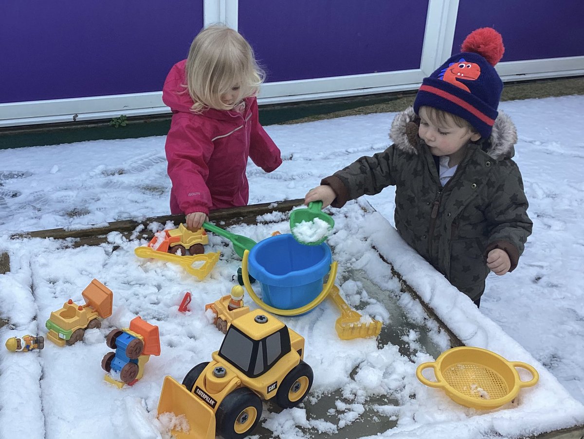 GarswoodNursery's tweet photo. Our 2 year olds have had lots of fun exploring the snow this morning. We used lots of descriptive language such as cold, wet, soft, crunchy, footprints, scoop, roll and squeeze. @GarswoodPrimary #EYFS #snow #uksnow #EarlyLearning #sensory #LanguageDevelopment #exploration https://t.co/d3lrepEFMD