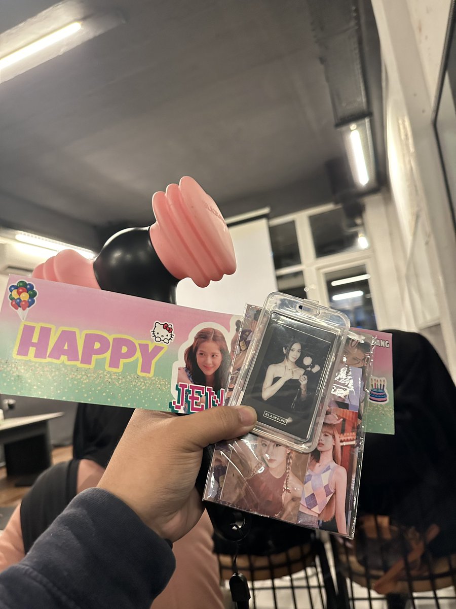 rezaxnyder's tweet photo. Happy Jisoo Day  #jisoo #blackpink https://t.co/hguAfiKAvx