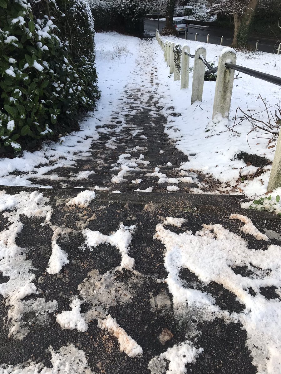 Less treacherous for us, more treacherous for slugs…
Salting pavements! Wasn’t that a song by Adele 🤔😂
#knutsford