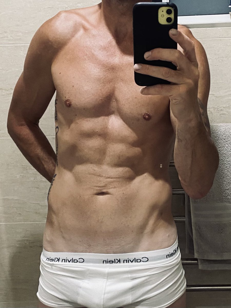 adel_silver22's tweet photo. Summer bod……getting there! https://t.co/OEQElzmM0e
