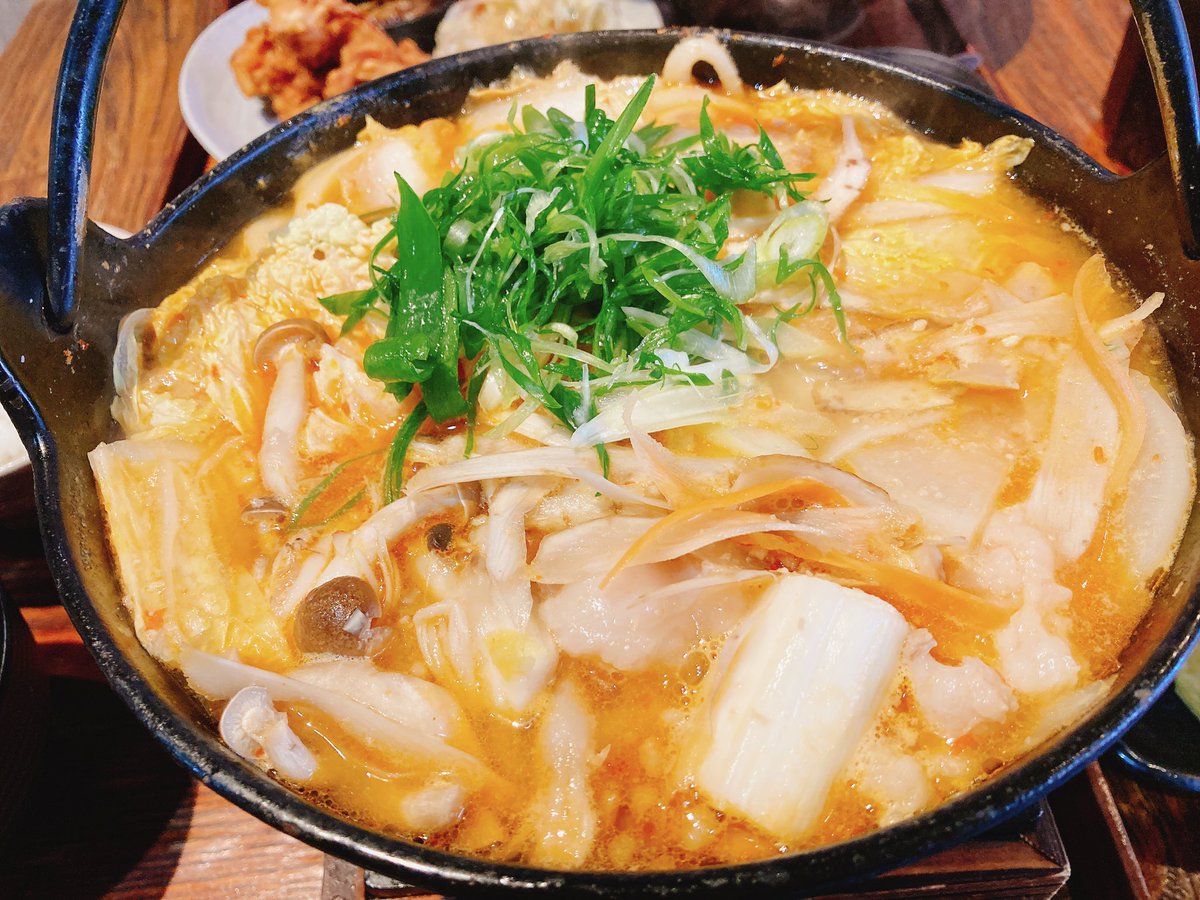 rokilega's tweet photo. 2024.1.15

#うどんのまるえん
#牛ホルモンの辛味噌鍋
#出し巻き卵定食
#熱すぎる
#美味すぎる https://t.co/7lTjlNkM3p